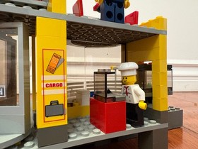 LEGO (4513) World City: Grand Central Station - Fully Assembled