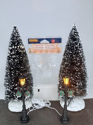 Lemax Old English Lamp Post #74231 Flower Baskets Details Christmas Village