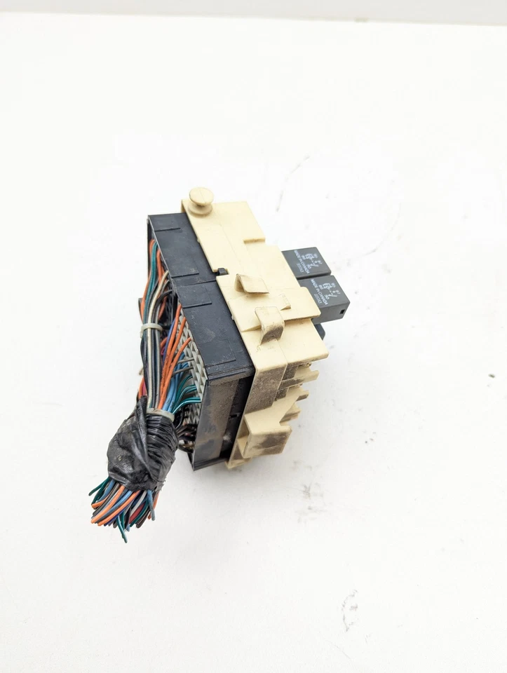 2000 2001 GMC YUKON INTERIOR CABIN FUSE RELAY BOX 15319403 OEM - Image 3 of 4