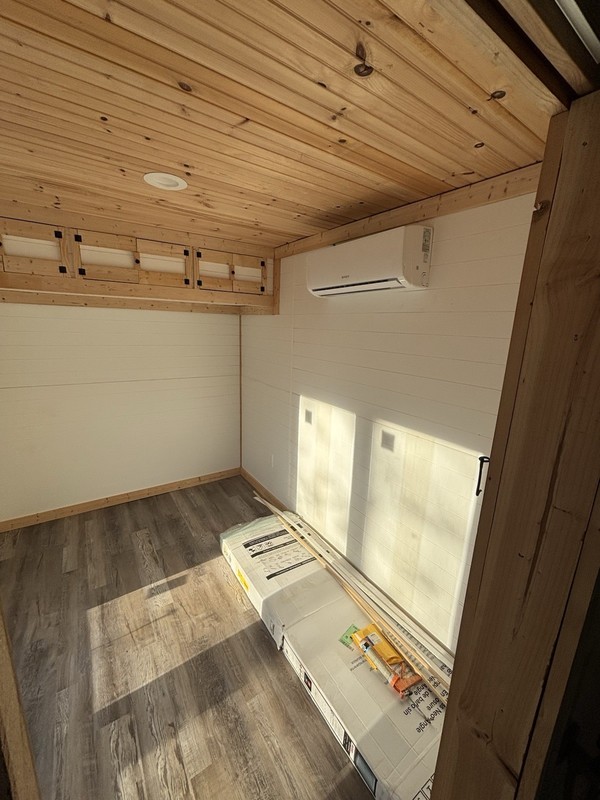 40 Foot Shipping Container Home or Office Building  1 Bed/1 Bath  - thumbnail 7