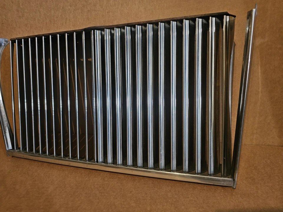 1981-1995 Rolls Royce Silver Spur Front Grille CENTER AND SIDES - Image 4 of 4