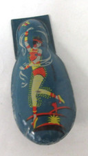 VINTAGE NOISE MAKER FESTIVE TIN TOY CLICKER  616