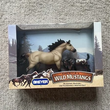 Breyer No. 750134 Blackfoot Mustang and Thunderbolt, Spotted Colt