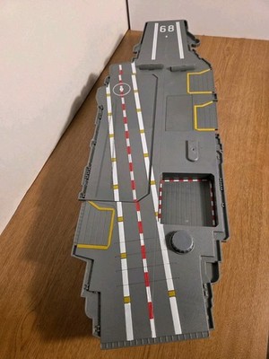 Vintage 2002 Redbox OCEAN COMMANDO AIRCRAFT CARRIER MDL #69016 Pre-owned