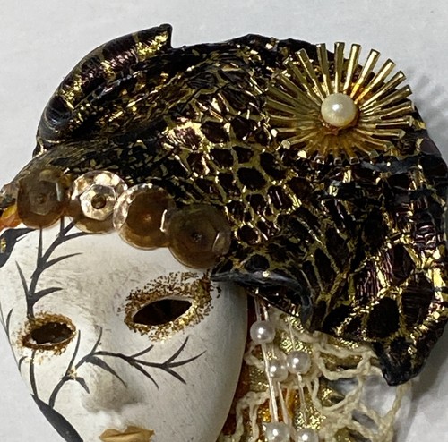 Mardi Gras Ceramic Mask Pin Brooch Hand Painted Made Carnival Woman - Picture 4 of 7