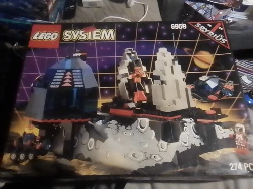 LEGO 6959 Lunar Launch Site Spyrius 100% Complete Box and Instructions Vintage