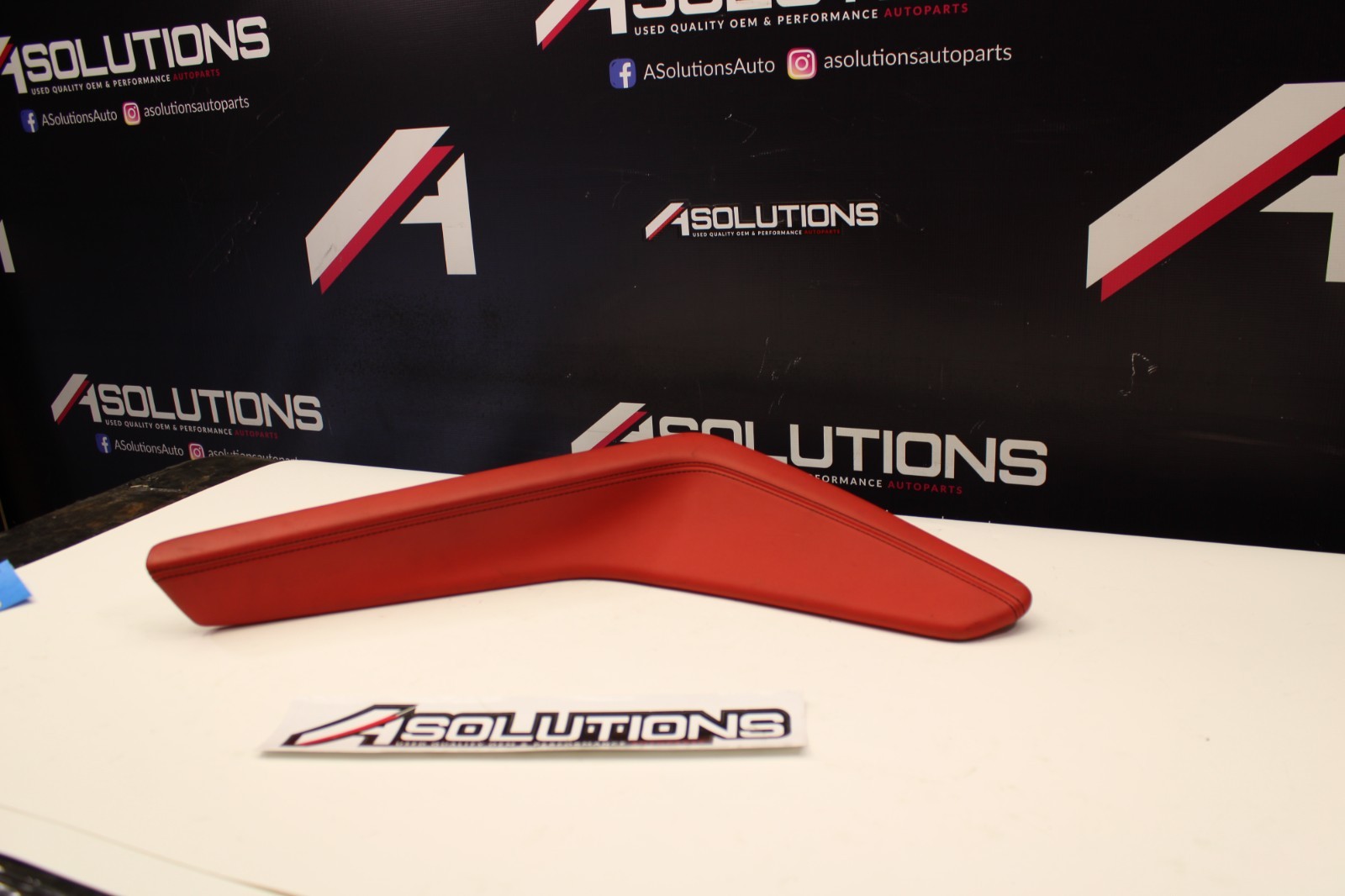 Lamborghini Huracan LH Front Door Insert Trim Panel Arm Rest Red 4T0867165B HN7
