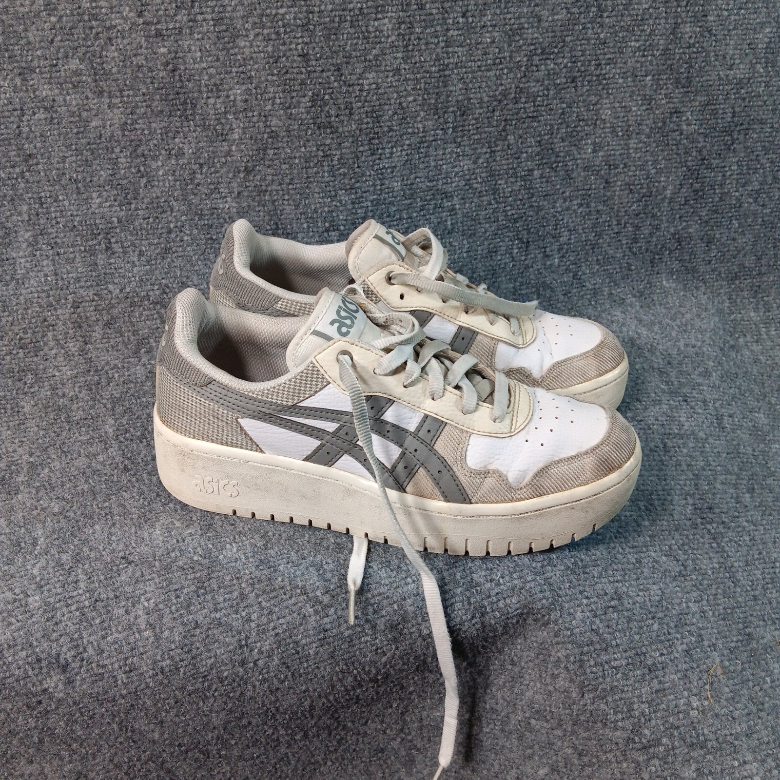 ASICS Low Top Sneakers White Grey Lace Up Athletic Shoes US 8.5 EU 40 UK 6.5