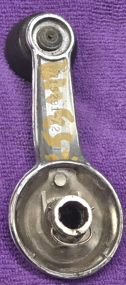 Manivela de puerta de ventana OEM 9715291 para 1968-72 Monte Carlo Chevelle GTO Foto 3 de 4