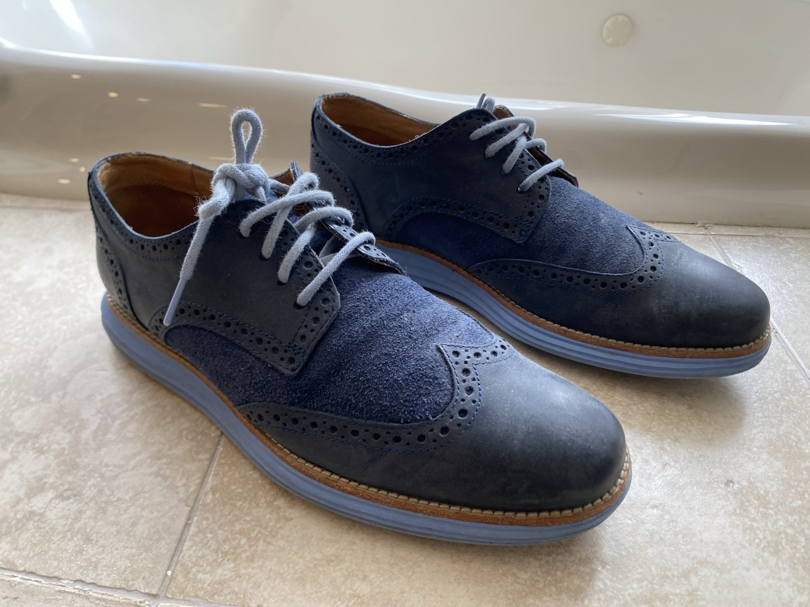 Punta de gran ala lunar azul para hombre Cole Haan talla 9M con cordones