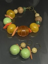 VTG Grandmother's Buttons Bronze Tone Wood Acrylic Bracelet Hook Earrings Set