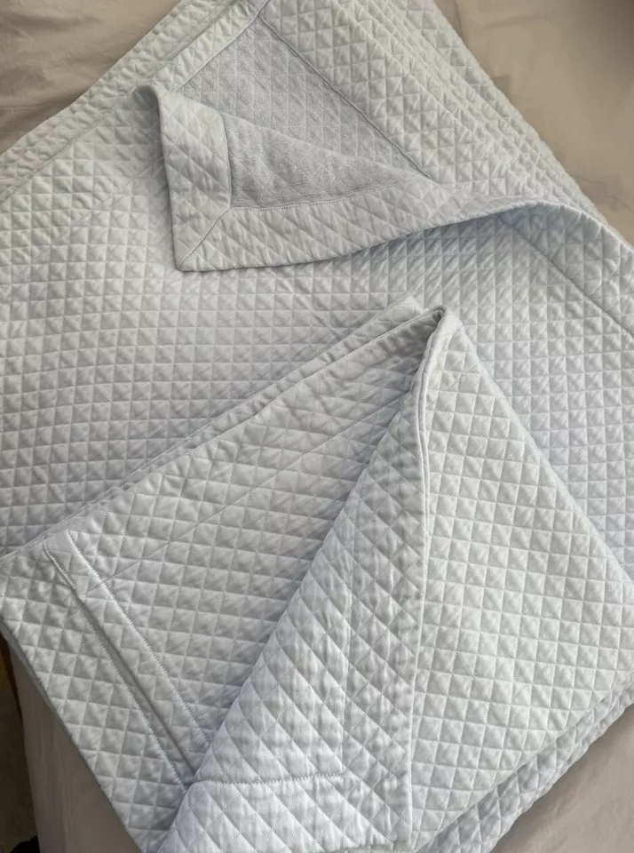 Sferra queen/full aqua Bari diamond coverlette and shams. Excellent condition. - Image 4 of 4