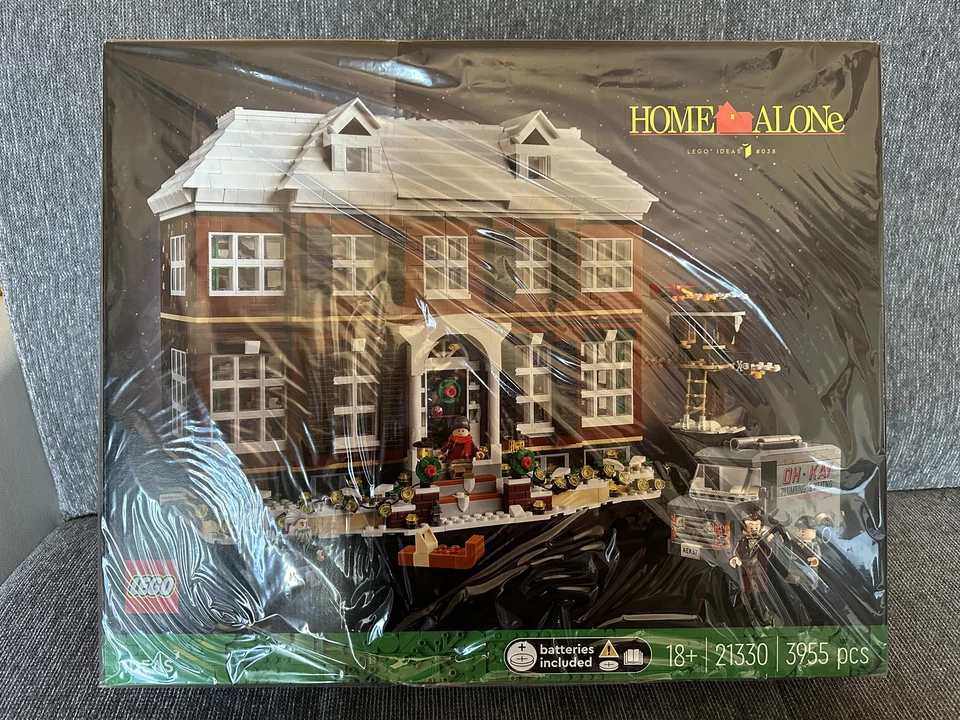 LEGO Ideas 21330 Home Alone, foto 1 di 4