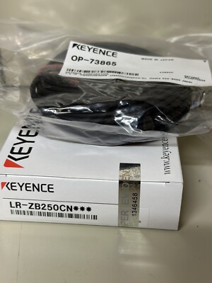 KEYENCE  LR-ZB250CN Square reflective M8 connector type 250mm + OP-73864 SET
