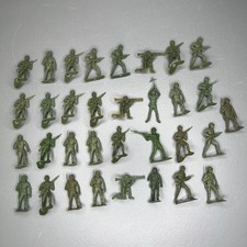 MPC Figures Lot Of 33 Toy Soldiers 60s Green Army Men Battle Soldiers 2.5" Vtg