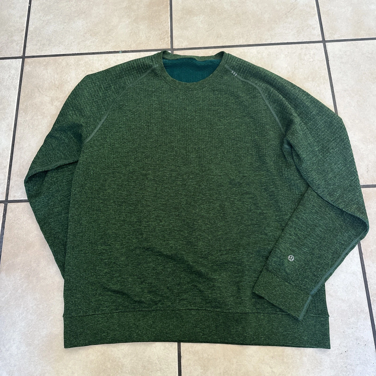Lululemon Engineered Warmth Crewneck Shirt Mens XL Green Gym Performance Thermal
Opens in a new wind