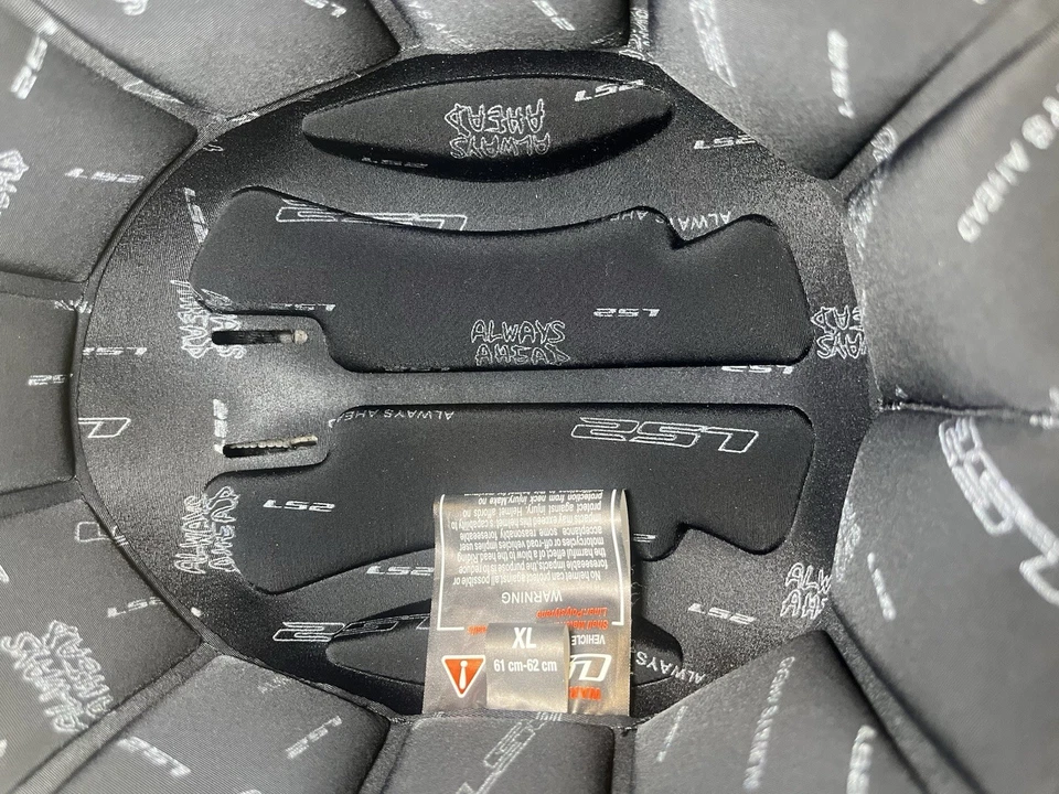 LS2 Rebellion negro mate liso 590-1015 talla XL Foto 4 de 4