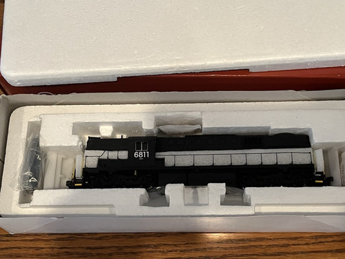 Broadway Limited #310 escala HO Loco, diésel, Alco RSD-15 - Penn Central #6811 | Zustand: New