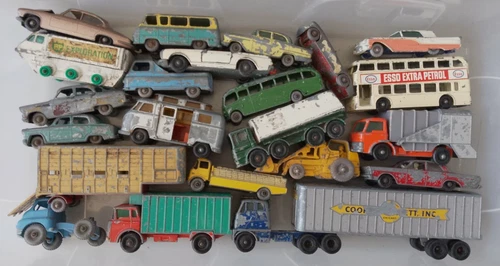 ORIGINAL VINTAGE DIECAST MOKO & REGULAR WHEEL MATCHBOX TOYS LOT CARS TRUCKS etc