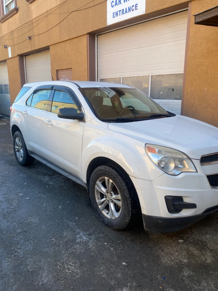 Chevrolet: Equinox Equinox - Image 2 of 4