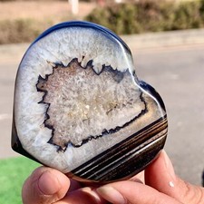 107G Natural black striped agate crystal heart-shaped quartz healing