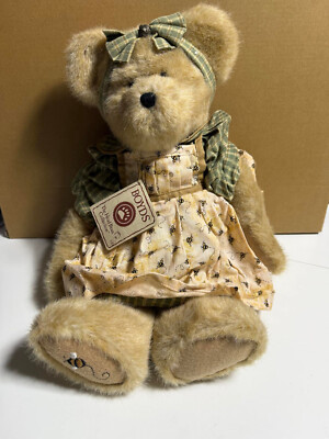 Boyd's Plush ''Mrs. Beezley'' Bear- The Head Bean Collection Best Dressed Series