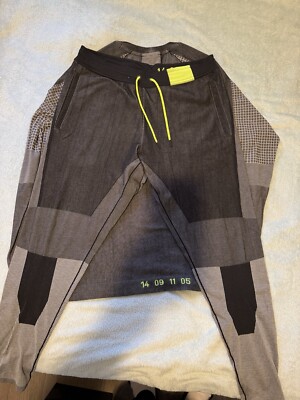 nike tech top and bottom