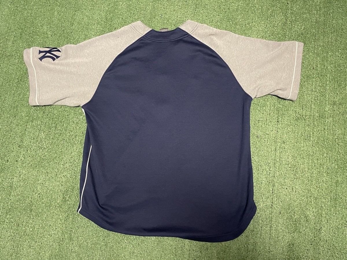 Nike Yankee Navy Grey Buttoned Shirt Size Medium 20x27 Authentic