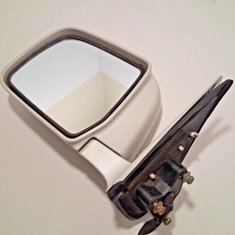 1998-2000 Toyota 4Runner SR5 Driver Left Side Power Mirror  Silver Matallic Foto 4 de 4