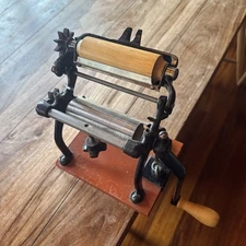 Antique VITANTONIO Hand Crank Pasta Maker/Roller - Cast Iron With 3 Rollers