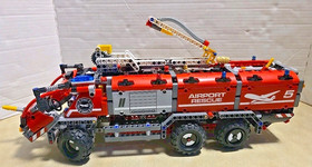 Retired Lego Technic 42068 Airport Rescue Vehicle Fire Truck w Manual No Box