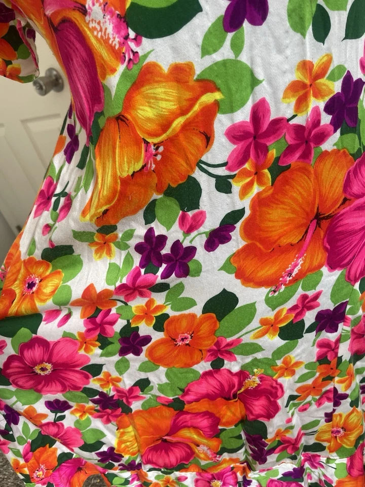 1970s/1980s Hilo Hattie Hawaii M/L Dress w/ Floral Print in Orange, Pink, Purple - Image 2 of 4