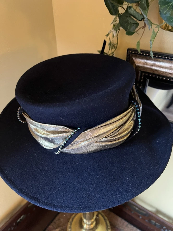 Sombrero Derby Iglesia Lana Negro Hecho para Boda EE. UU. Borde Dorado Bollman Para Sylvia Foto 3 de 4