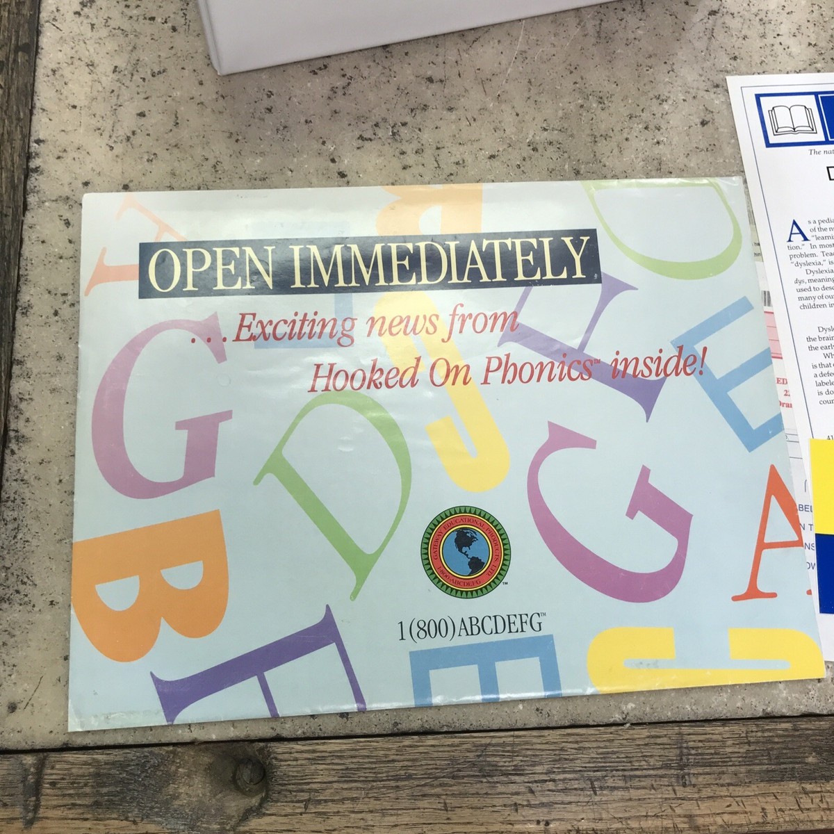 【earBOOKS】MESSAGE IN A BOX Vintage 1990s HOOKED ON PHONICS Set CASSETTES Cards BOOKLETS