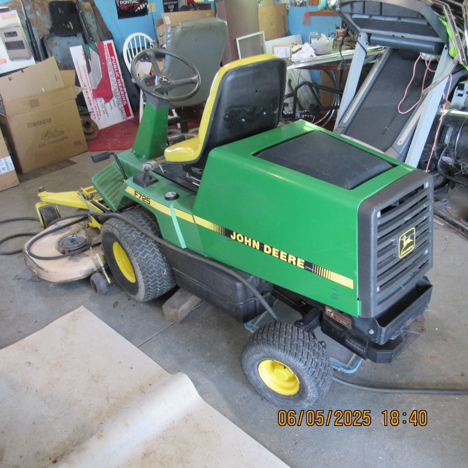 john deere F 725 lawn mower kawasaki motor 54 inch runs great - Image 3 of 4