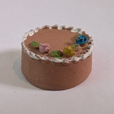 Dolls House 1:12th Decorated Cake (QKR36)