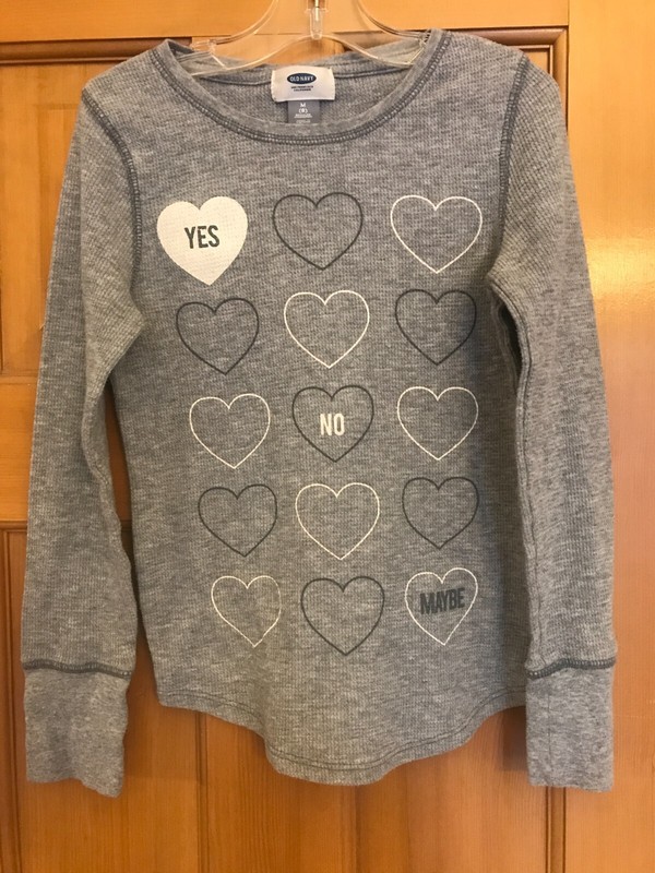 EUC Girls' Old Navy Size 8 M Gray Long Sleeve Waffle Weave Shirt with Hearts