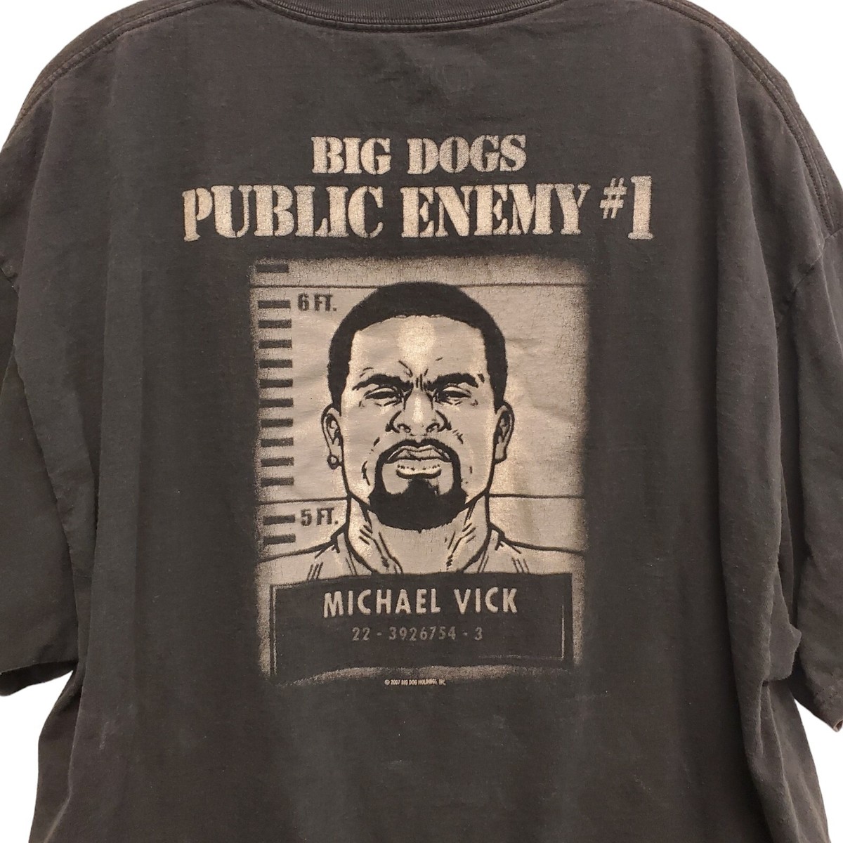 BIG DOGS Shirt Adult XXL Black PUBLIC ENEMY #1 MICHAEL VICK Spell