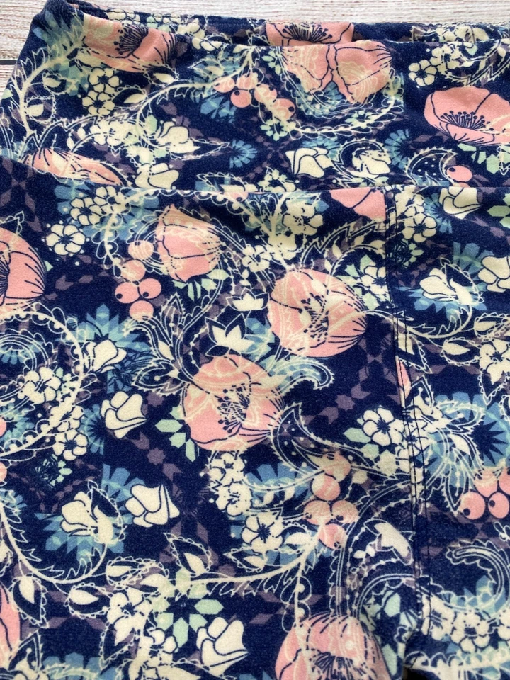 LuLaRoe Size One Size Womens Floral Paisley Print Leggings H39 - Image 3 of 4