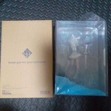 GOLDENHEAD 17 Alona Figure