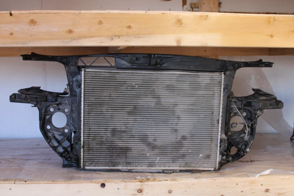 Conjunto de soporte de núcleo de radiador delantero Audi A4 2002-2005 Foto 2 de 2