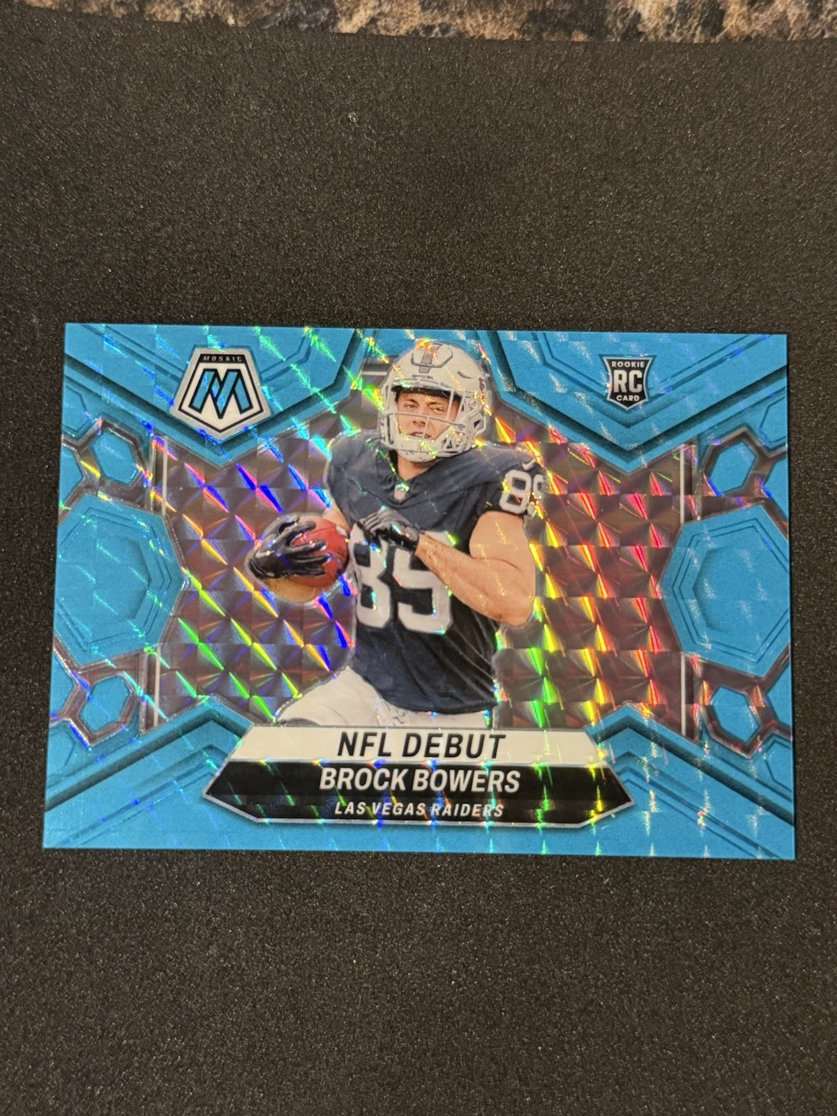 2024 Panini Mosaic - NFL Debut Brock Bowers #286 Blue Fluorescent /15 (RC)