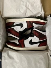 Nike Air Jordan 1 Mid SE Black/Infrared 23-White-Sail EU 42 US 8.5 Neu OVP