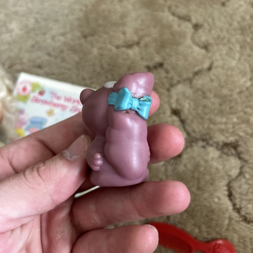 Pastel de ángel de fresa de colección con mofeta de souffle para mascotas y peine años 80 - Imagen 20 de 22