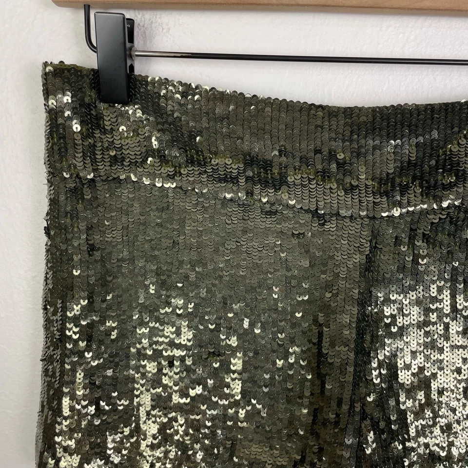 Pantalones Cortos Haute Hippie Nuevos con Etiquetas Para Mujer XS Verde Ejército Lentejuelas Tiro Bajo Elegantes Seda Foto 3 de 4