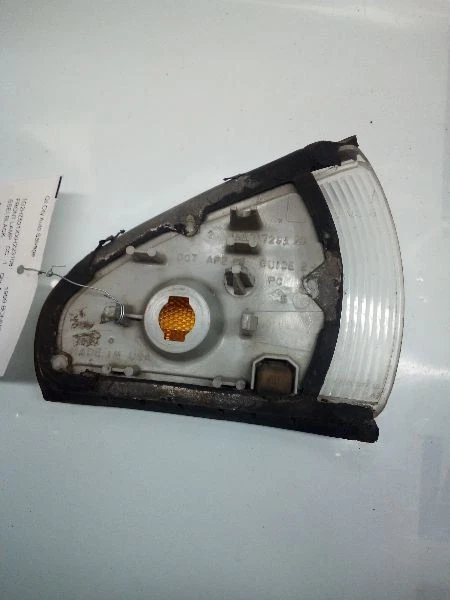 Marcador lateral de esquina/luz de estacionamiento para 96-99 Bonneville 257059 Foto 4 de 4