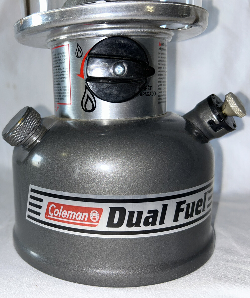 Coleman Premium Lantern 700ルーメン Amazon.com: Coleman 700 Lumens Kerosene Lantern with