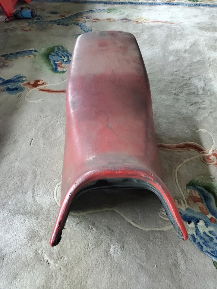 Sillín de asiento interceptor Honda VF500F VF 500 F 1984-1985 bueno Foto 2 de 4