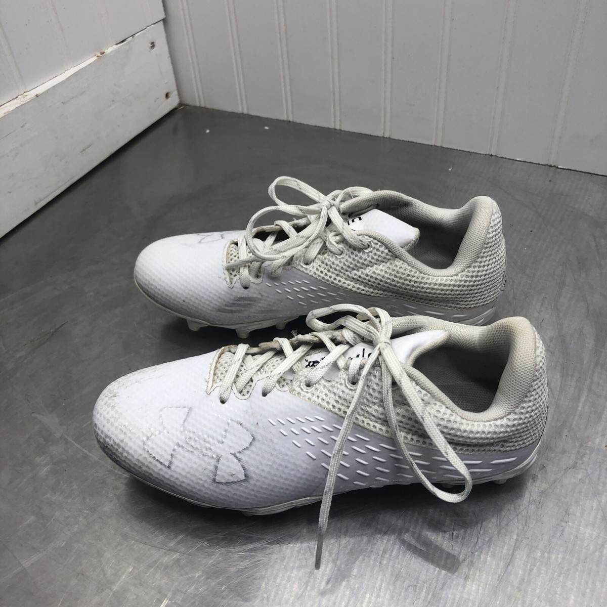 Under Armour Boys Youth White Cleats UAF-0811 High Octane Jet Fuel