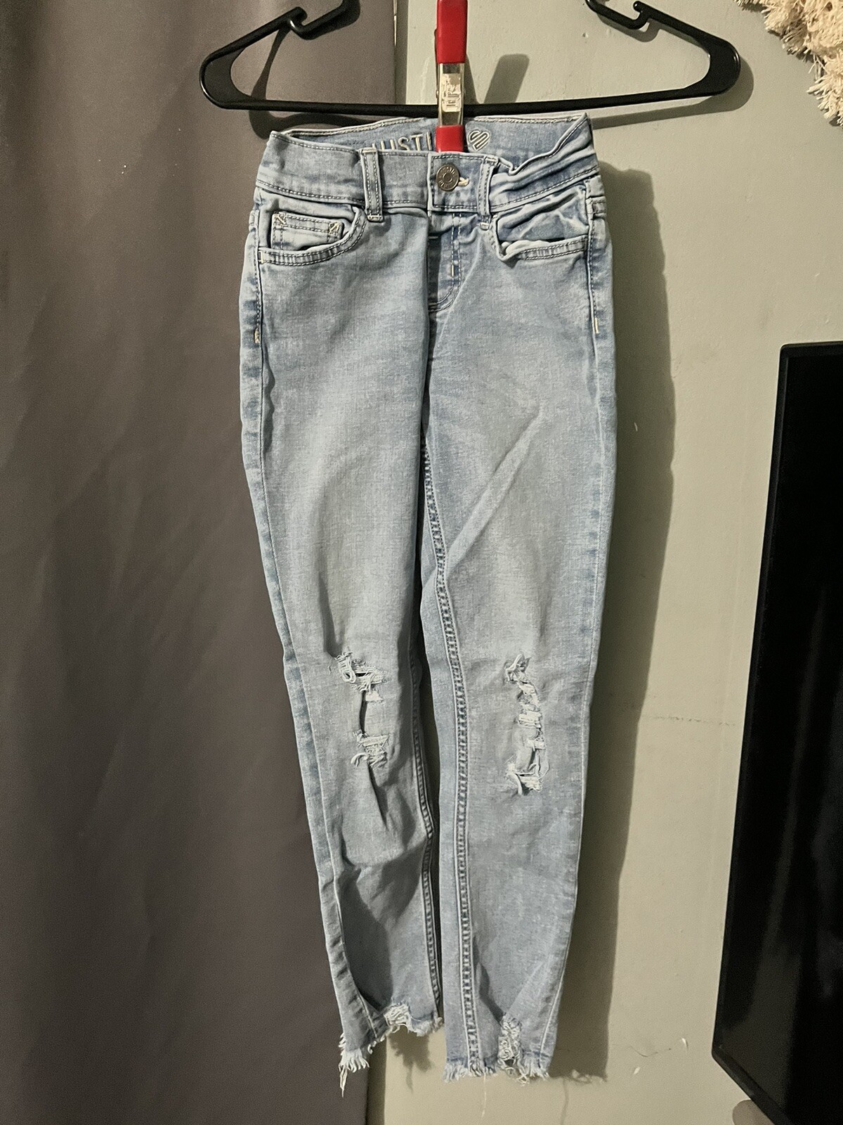Picture 1 of 21
